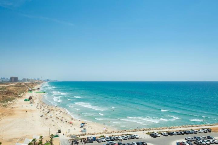 Oceanus Apartment Hotel Herzelia 外观 照片
